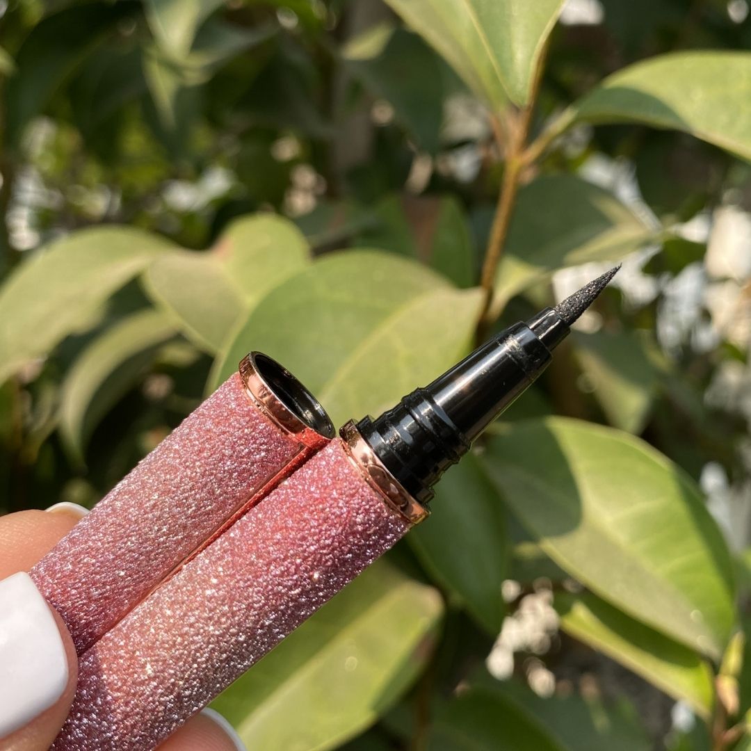 Eyeliner Adhesive
